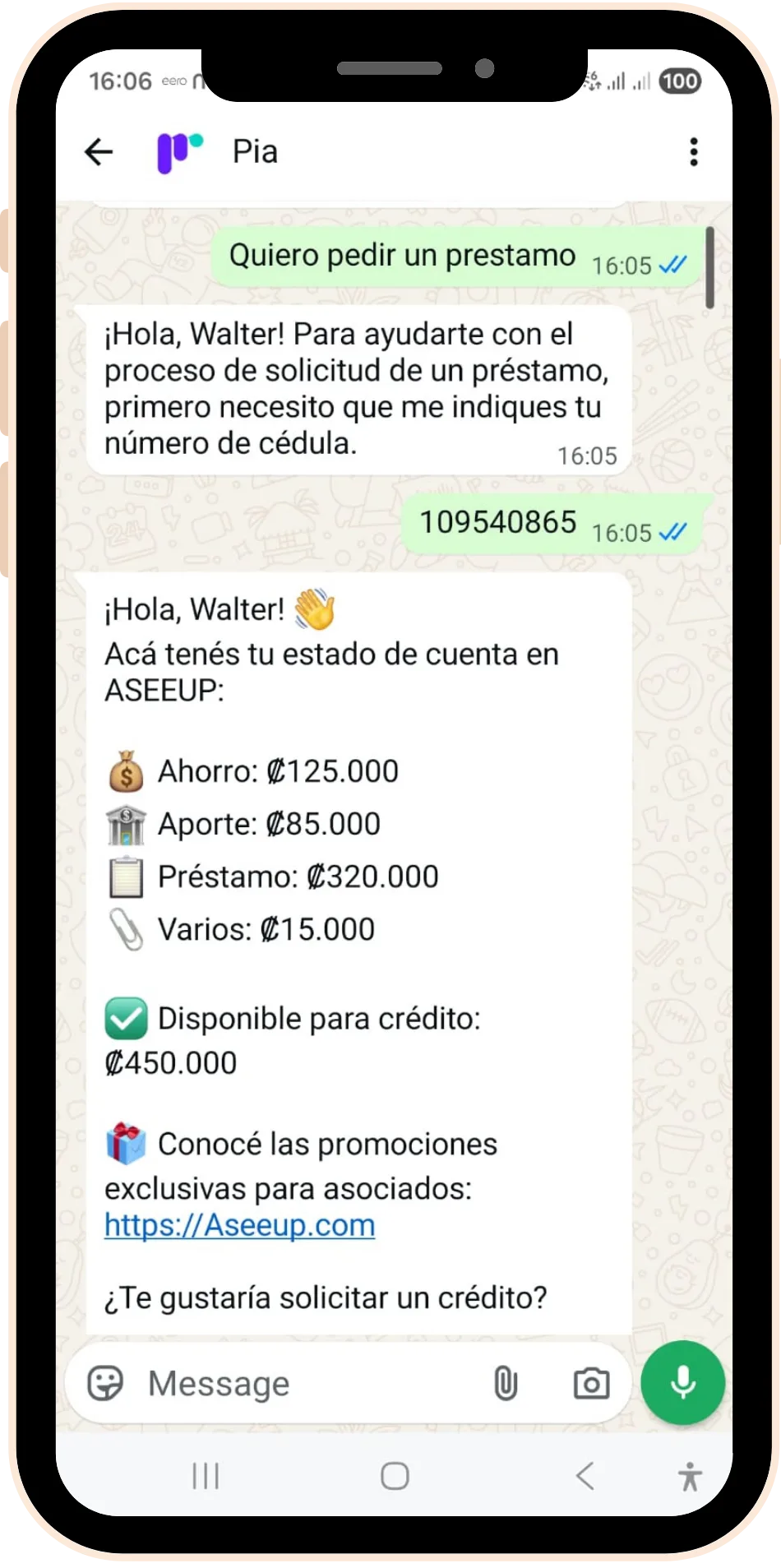 PIA atendiendo a un asociado solidarista por WhatsApp